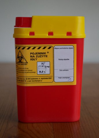 Pojemnik na zużyte igły